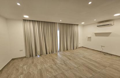 Apartment - 2 Bedrooms - 3 Bathrooms for rent in Shakhura - Northern Governorate