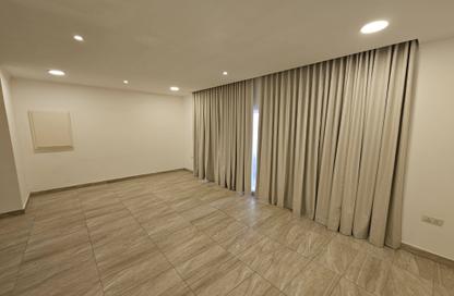 Apartment - 2 Bedrooms - 3 Bathrooms for rent in Shakhura - Northern Governorate