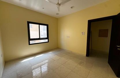 Apartment - 3 Bedrooms - 2 Bathrooms for rent in Bilad Al Qadeem - Manama - Capital Governorate