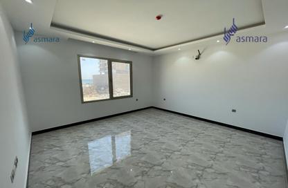 Office Space - 3 Bedrooms - 2 Bathrooms for rent in Hidd - Muharraq Governorate