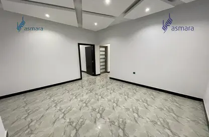 Office Space - 3 Bedrooms - 2 Bathrooms for rent in Hidd - Muharraq Governorate