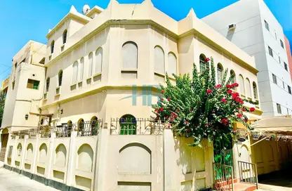 Villa - 7 Bedrooms - 7 Bathrooms for sale in Zinj - Manama - Capital Governorate