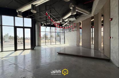 Shop - Studio - 4 Bathrooms for rent in Seef - Capital Governorate