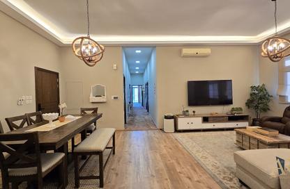 Apartment - 3 - 4 for rent in Seef - Capital Governorate