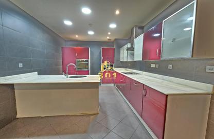 Apartment - 2 Bedrooms - 3 Bathrooms for rent in Al Juffair - Capital Governorate