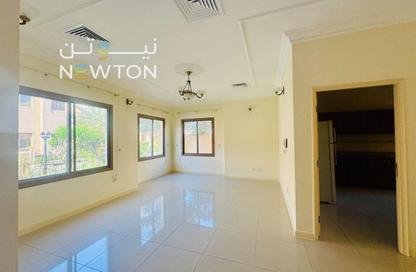 Villa - 4 Bedrooms - 4 Bathrooms for rent in Janabiya - Northern Governorate
