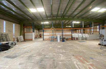 Warehouse - Studio - 2 Bathrooms for rent in Zinj - Manama - Capital Governorate