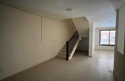 فيلا - 5 غرف نوم - 5 حمامات للبيع في الدير - المحرق