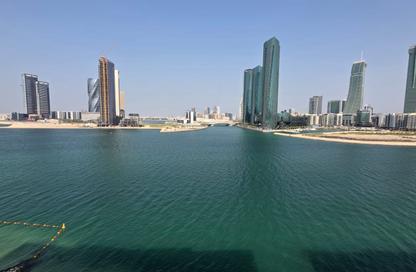 Apartment - 3 Bedrooms - 5 Bathrooms for rent in Reef Island - Capital Governorate