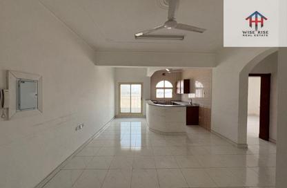 Apartment - 2 Bedrooms - 2 Bathrooms for rent in Busaiteen - Muharraq Governorate