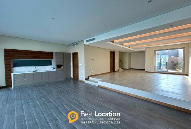 998883 - Property Image 2