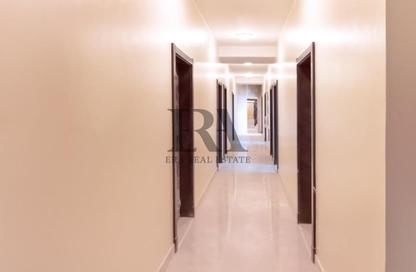 سكن عمال - استوديو - 8 حمامات للايجار في عسكر - المحافظة الجنوبية