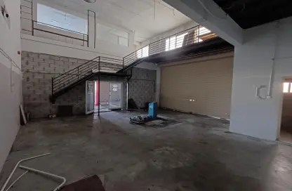 مستودع - استوديو - 1 حمام للايجار في الحد - المحرق