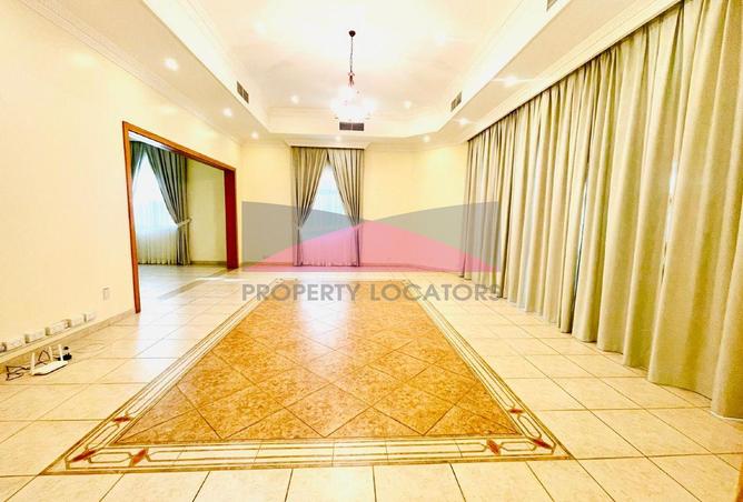 989625 - Property Image 2