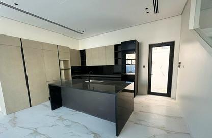 Villa - 4 - 5 for sale in Bu Quwah - Northern Governorate Villa - 4 - 5 for sale in Bu Quwah - Northern Governorate