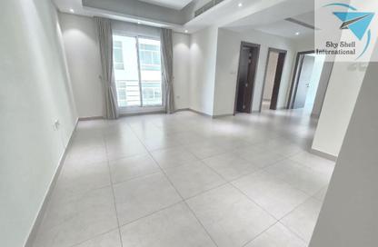 Apartment - 2 Bedrooms - 2 Bathrooms for rent in Al Burhama - Manama - Capital Governorate Apartment - 2 Bedrooms - 2 Bathrooms for rent in Al Burhama - Manama - Capital Governorate