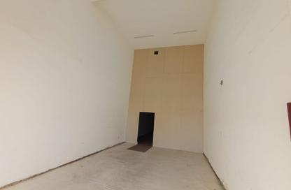 Warehouse - Studio - 2 Bathrooms for rent in Diyar Al Muharraq - Muharraq Governorate