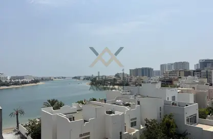 دوبلكس - 3 غرف نوم - 4 حمامات للايجار في شارع أمواج - أمواج - المحرق