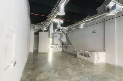 Shop - Studio - 1 Bathroom for rent in Exhibition Road - Hoora - Capital Governorate