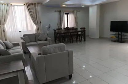 Apartment - 3 Bedrooms - 3 Bathrooms for rent in Bu Ashira - Capital Governorate Apartment - 3 Bedrooms - 3 Bathrooms for rent in Bu Ashira - Capital Governorate