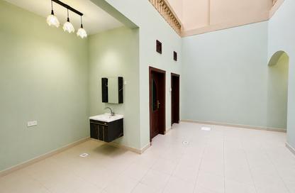 Villa - 5 Bedrooms - 5 Bathrooms for rent in Jannusan - Northern Governorate