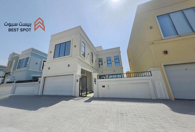 988211 - Property Main Image