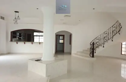 Villa - 3 Bedrooms - 5 Bathrooms for rent in Janabiya - Northern Governorate