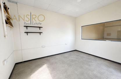 Warehouse - Studio - 1 Bathroom for rent in Salmabad - Central Governorate