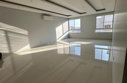 Apartment - 3 Bedrooms - 3 Bathrooms for rent in Tubli - Central Governorate