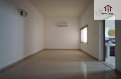 Apartment - 3 Bedrooms - 2 Bathrooms for rent in Busaiteen - Muharraq Governorate