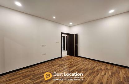 Apartment - 3 Bedrooms - 2 Bathrooms for rent in Sanad - Central Governorate