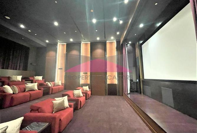 998389 - Property Image 3