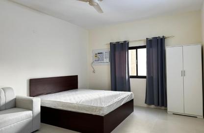 Apartment - Studio - 1 for rent in Salmaniya - Manama - Capital Governorate