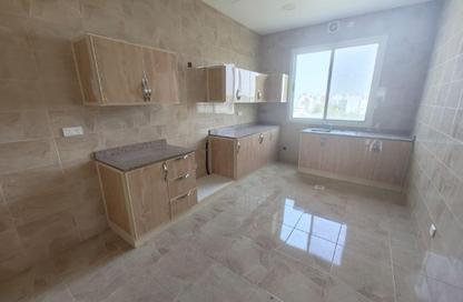 Apartment - 2 Bedrooms - 2 Bathrooms for rent in Karrana - Northern Governorate