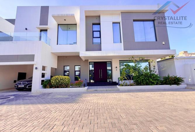 Elegant and Modren | Private Pool | Maid | Driver, Janabiya