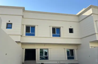 فيلا - 4 غرف نوم - 5 حمامات للبيع في مدينة حمد - المحافظة الشمالية