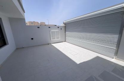 Villa - 5 Bedrooms - 6 Bathrooms for sale in Busaiteen - Muharraq Governorate