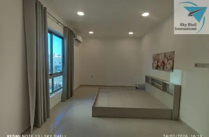 Apartment - 2 Bedrooms - 2 Bathrooms for rent in Sanabis - Manama - Capital Governorate