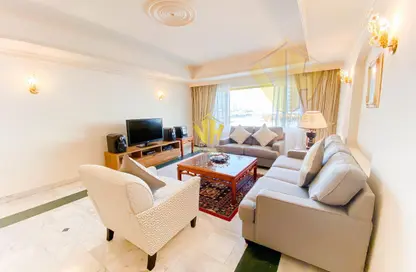 Apartment - 2 Bedrooms - 3 Bathrooms for rent in Al Juffair - Capital Governorate