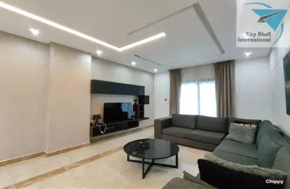 Apartment - 3 Bedrooms - 3 Bathrooms for rent in Busaiteen - Muharraq Governorate