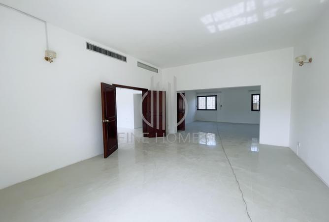 56423705 - Property Image 3