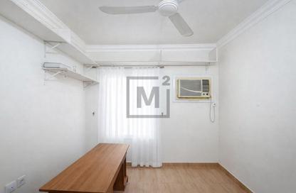 Office Space - Studio - 1 Bathroom for rent in Exhibition Road - Hoora - Capital Governorate