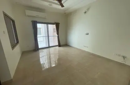 Apartment - 2 Bedrooms - 3 Bathrooms for rent in Janabiya - Northern Governorate