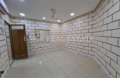 Apartment - 3 Bedrooms - 2 Bathrooms for rent in Gudaibiya - Manama - Capital Governorate