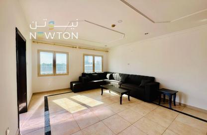 Apartment - 2 Bedrooms - 2 Bathrooms for rent in Sanabis - Manama - Capital Governorate