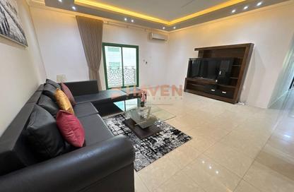 Apartment - 3 Bedrooms - 3 Bathrooms for rent in Busaiteen - Muharraq Governorate