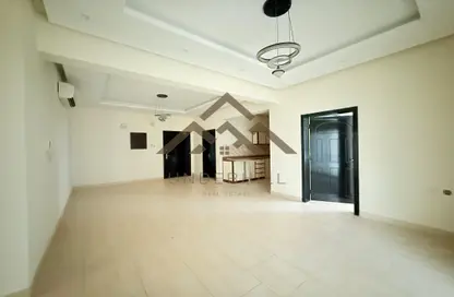 Apartment - 3 Bedrooms - 2 Bathrooms for rent in Busaiteen - Muharraq Governorate