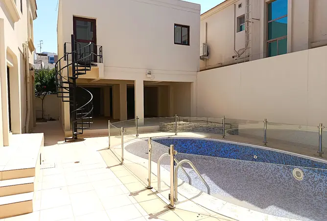 57294819 - Property Image 2