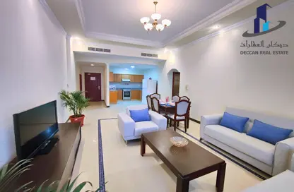 Apartment - 3 Bedrooms - 3 Bathrooms for rent in Al Juffair - Capital Governorate