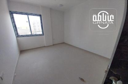 Whole Building - 7+ Bedrooms - 7+ Bathrooms for rent in Tubli - Central Governorate